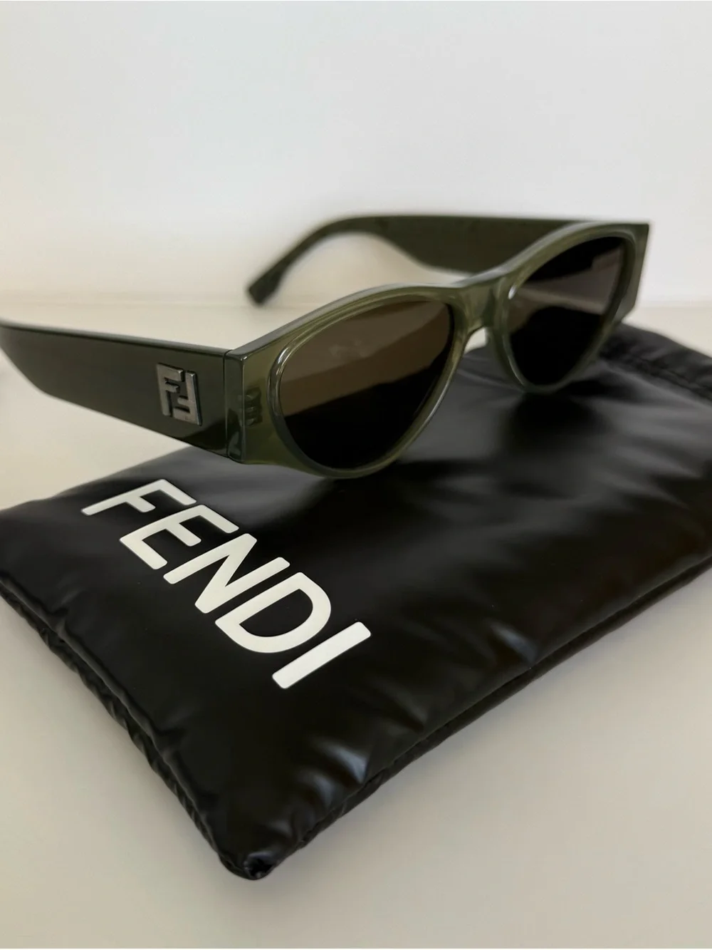 NEW!!! Fendi green sunglasses FE40158I 96N Authentic